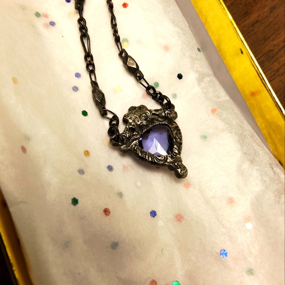 Vintage 1928 Blue & Black Dainty Necklace - Picture 5 of 7